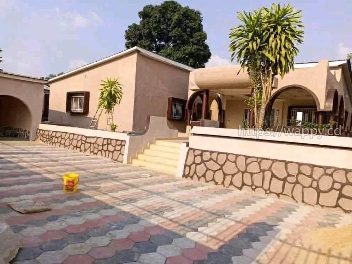Villa dans la Commune de Mont Ngafula