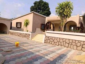 Villa dans la Commune de Mont Ngafula