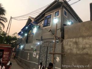 PARCELLE DOTÉE D'UNE MAISON EN ÉTAGE D'UN NIVEAU A