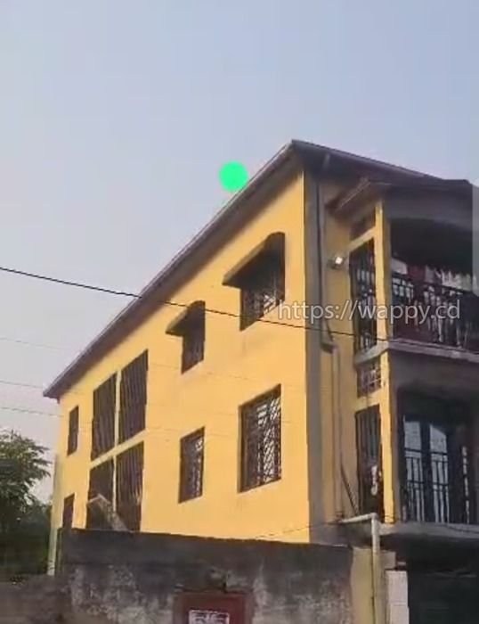 Parcelle inclus d'un immeuble de deux étages (R+2)