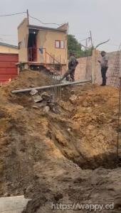 Terrain en cours de construction Kintambo/jamaïque