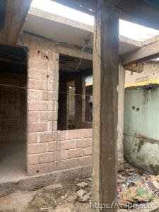 Parcelle avec maison d'une fondation en étage
