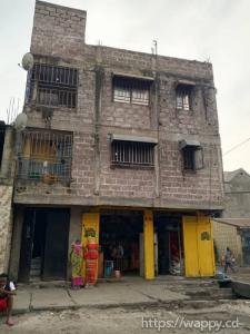 Parcelle de type locataires en étage à Barumbu