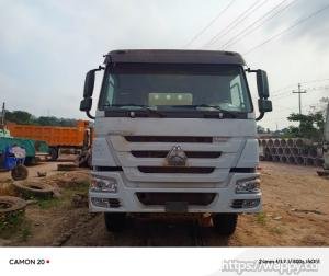 CAMION CITERNE HOWO