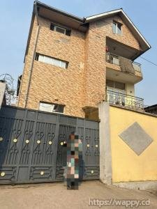 Immeuble R+2 - à Limete, Quartier Résidentiel