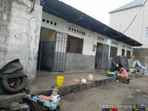 Parcelle commerciale et locative à N’djili