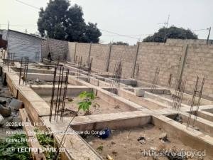 Terrain avec fondation – Terre Jaune, N’sele