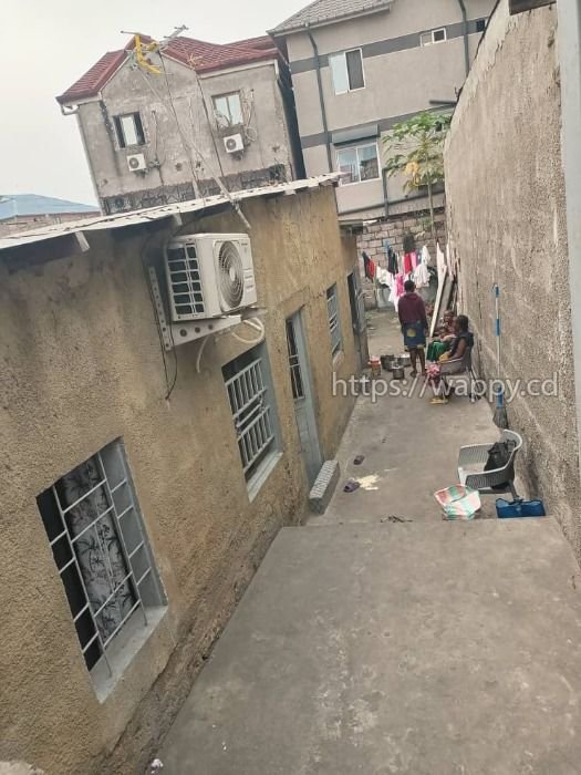 Parcelle avec Maison Basse – Barumbu