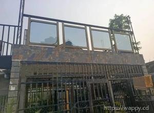 Parcelle avec maison moderne - Quartier Plaza