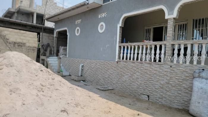 Parcelle avec Maison Spacieuse – Quartier B.A.T