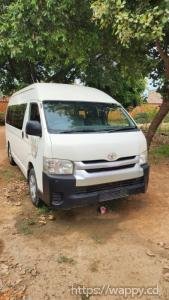 Toyota bus quantum  Blanche IT IT  Moteur : 4 cil