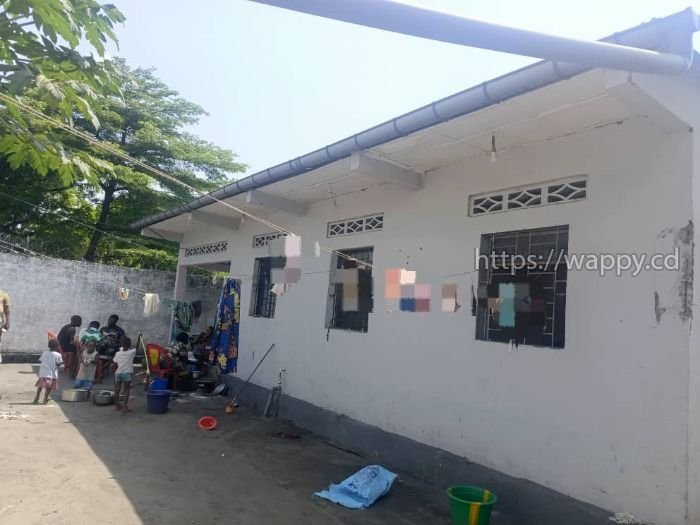 BELLE PARCELLE 400 M² AVEC MAISON DE 4 CHAMBRES