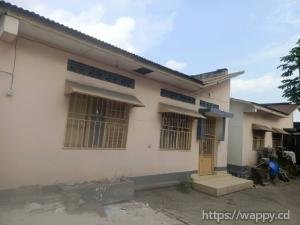 PARCELLE LOCATIVE AVEC 4 MAISONS