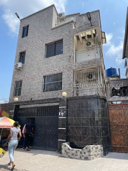 PARCELLE LOCATIVE RENTABLE À BARUMBU