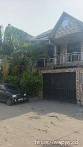 PARCELLE AVEC MAISON D'UN NIVEAU, SOIT R+1