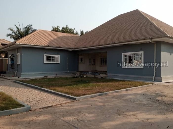 Maison de 5 ch + annexe