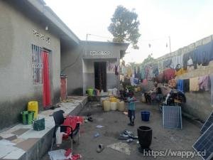 Parcelle avec 3 maisons locatives à N’Sele