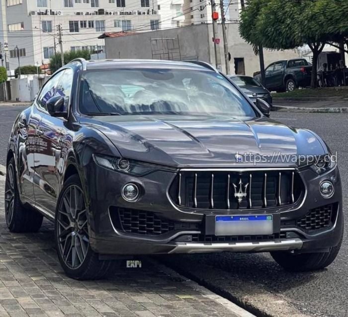 Maserati levante granlusso sport