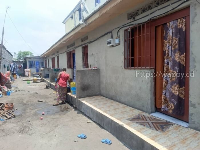 Parcelle avec 5 portes locatives – Efobank