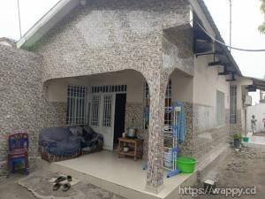 Parcelle avec Deux Appartements