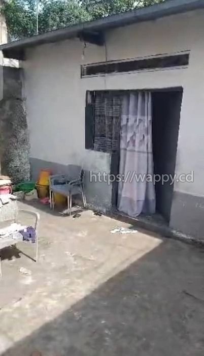 Parcelle avec 2 portes à Ndjili Quartier 9