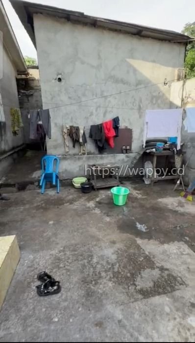 Parcelle 200m² avec maison 3 chambres + studio