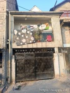 PARCELLE BÂTIE D’UN IMMEUBLE R+1 À BARUMBU