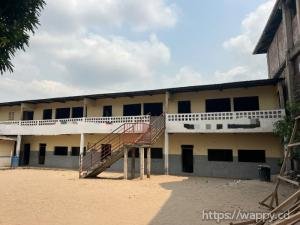 Propriété avec école à N'Djili Quartier 6