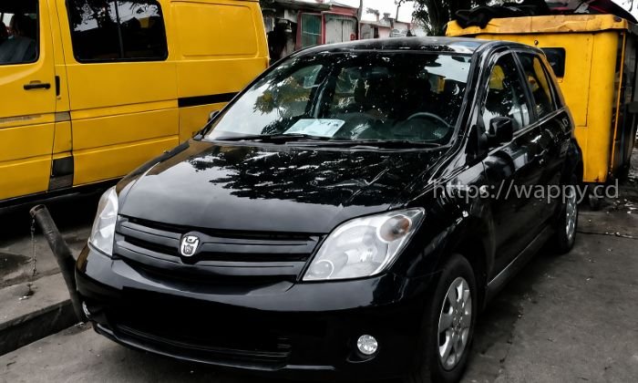 TOYOTA IST NOIR 2006