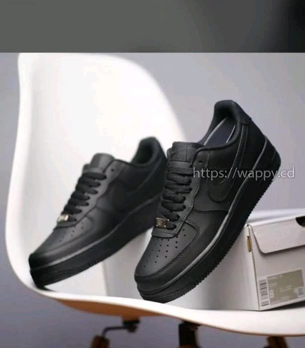 NIKE AIR FORCE NOIR 🖤