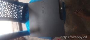 PS3 120 Go venant de l'Europe + 2 manettes Sony
