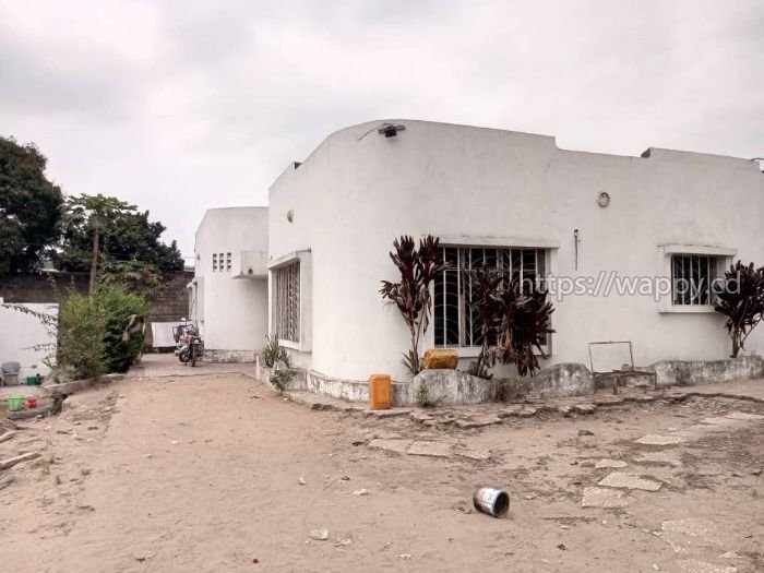 Parcelle  Au Quartier Maman Mobutu