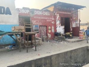 Parcelle sur macadam dans la commune de ngiri-ngri