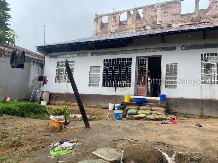 Parcelle à selembao avec une grande maison