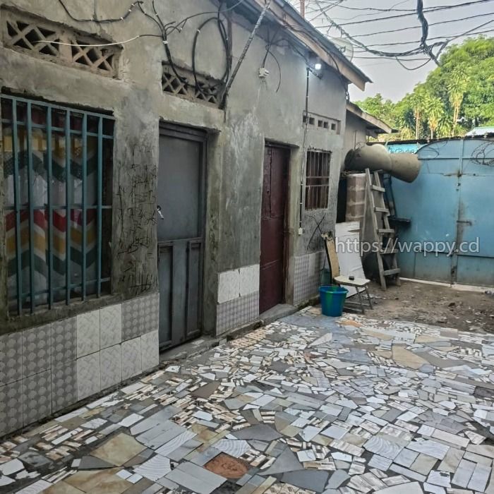 Parcelle de type locatif dans la commune de LIMETE