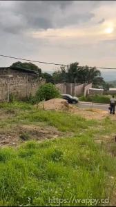 TERRAIN VIDE SUR MACADAM À MONT-NGAFULA