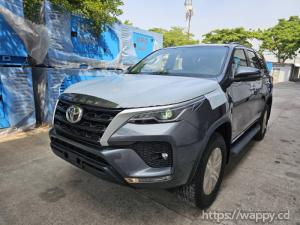 TOYOTA FORTUNER 2023